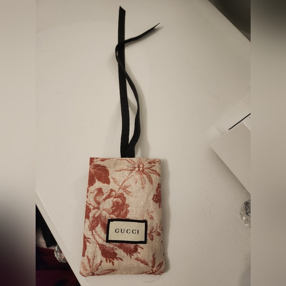 Gucci Pouch - Picture 4 of 4